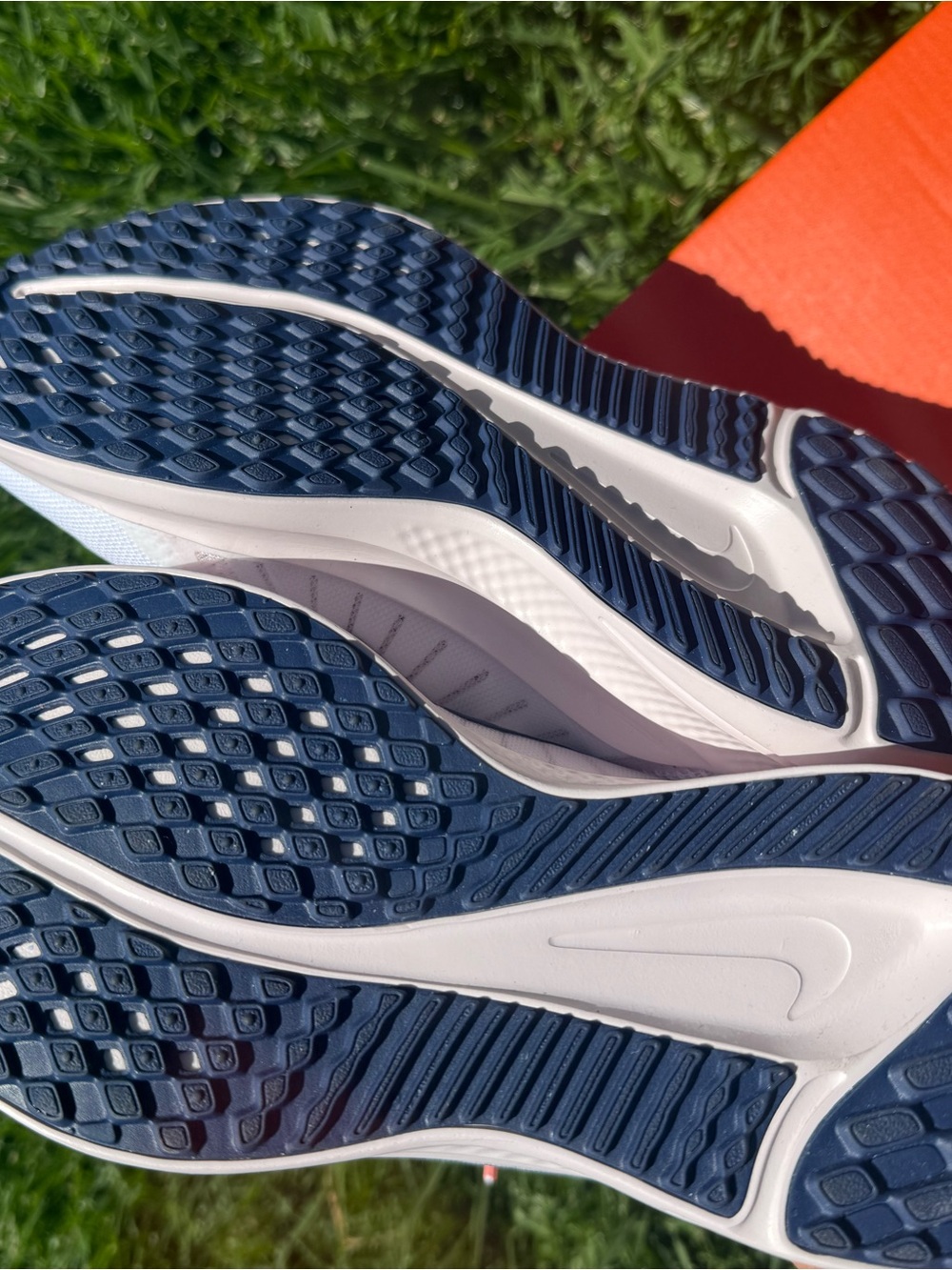 Nike Women's White and Pink Running Sneakers - Picture 4 of 6